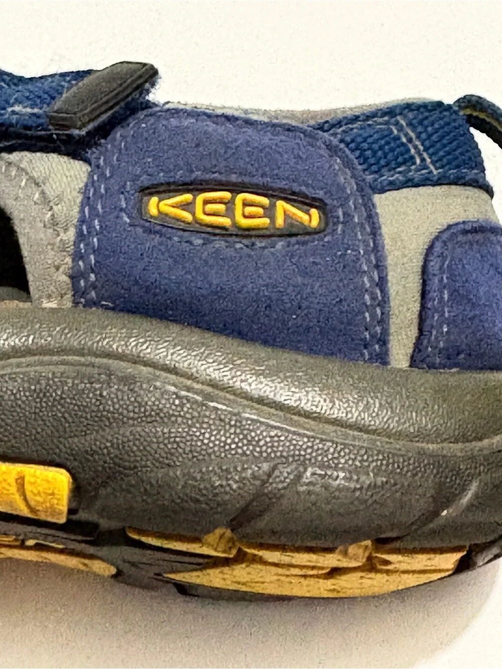 KEEN Kids Newport H2 Sandals Blue Yellow Size 5 CLEARANCE CLOSE OUT